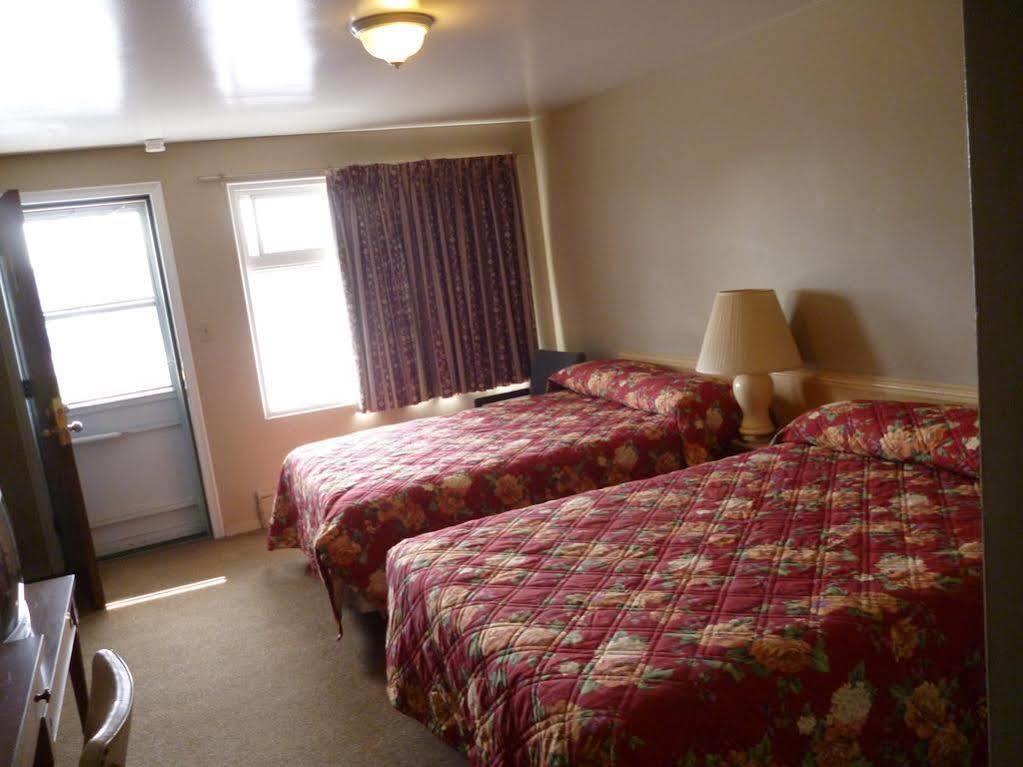 Maple Glen Motel London Exterior photo